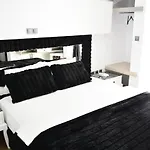 Nfk The House Hotel