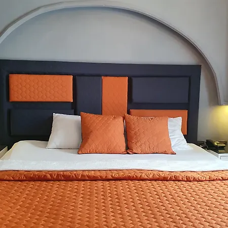 The House Boutique's 3*