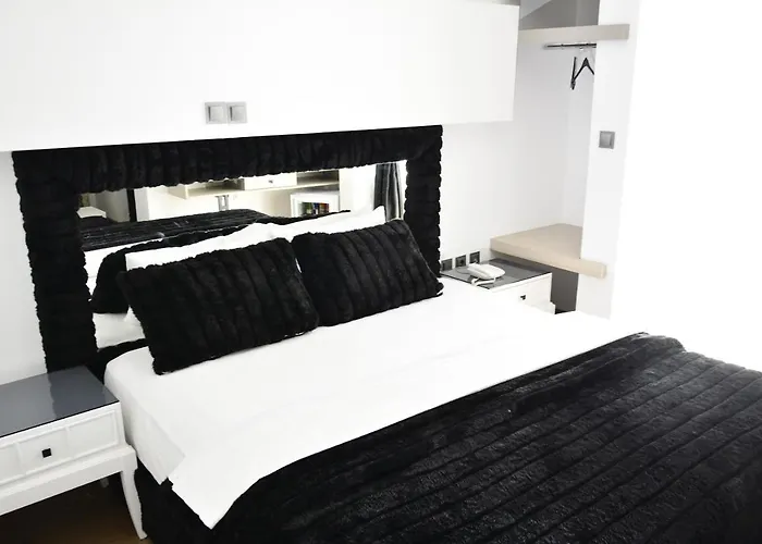 Nfk The House فندق